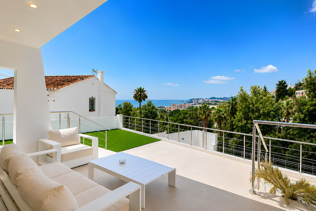 Villa-in-Fuengirola-Ref-R5425951 Villa for sale in Fuengirola