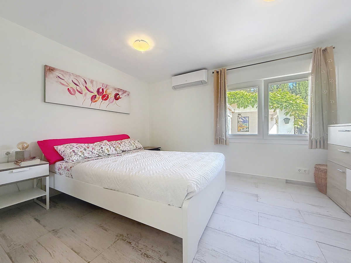 Villa for sale in Manilva