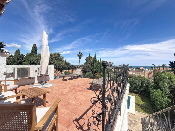 Villa for sale in Manilva