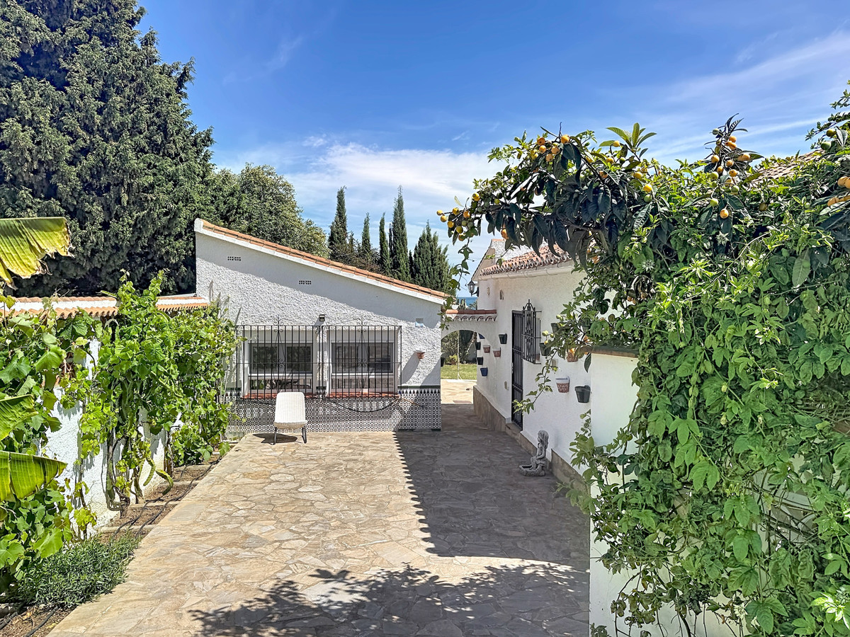 Villa for sale in Manilva