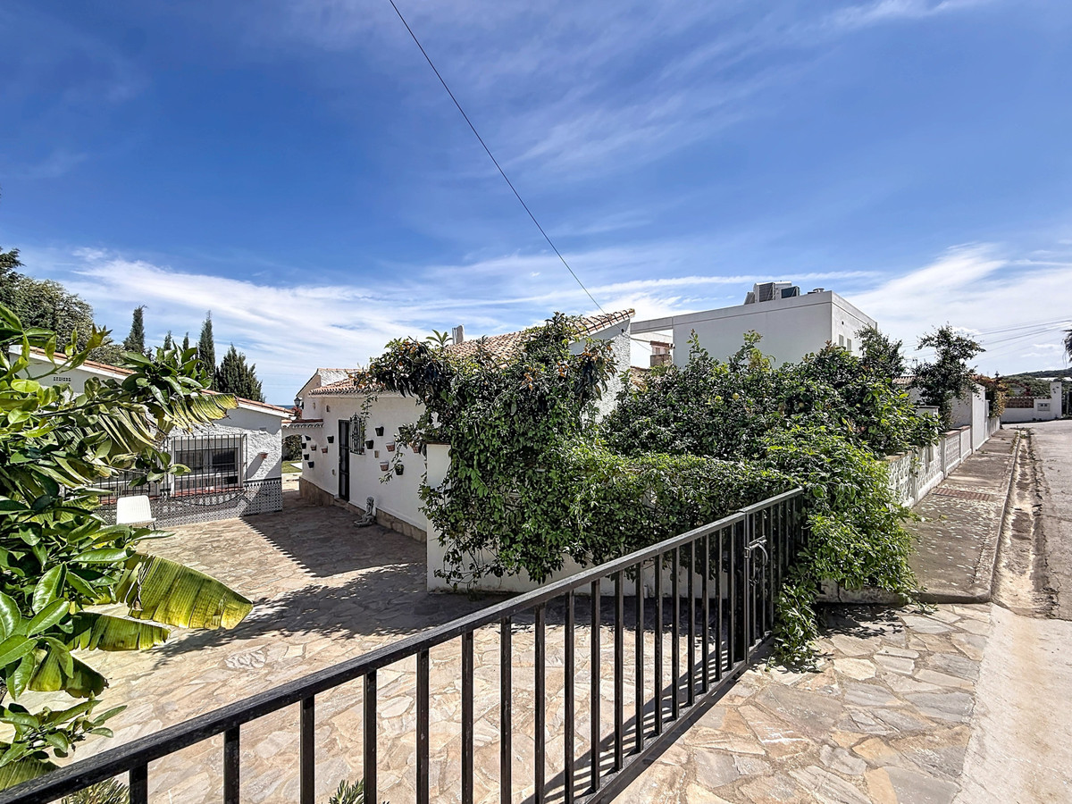 Villa for sale in Manilva