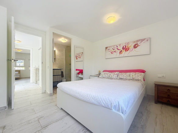 Villa for sale in Manilva
