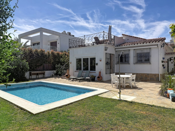 Villa for sale in Manilva