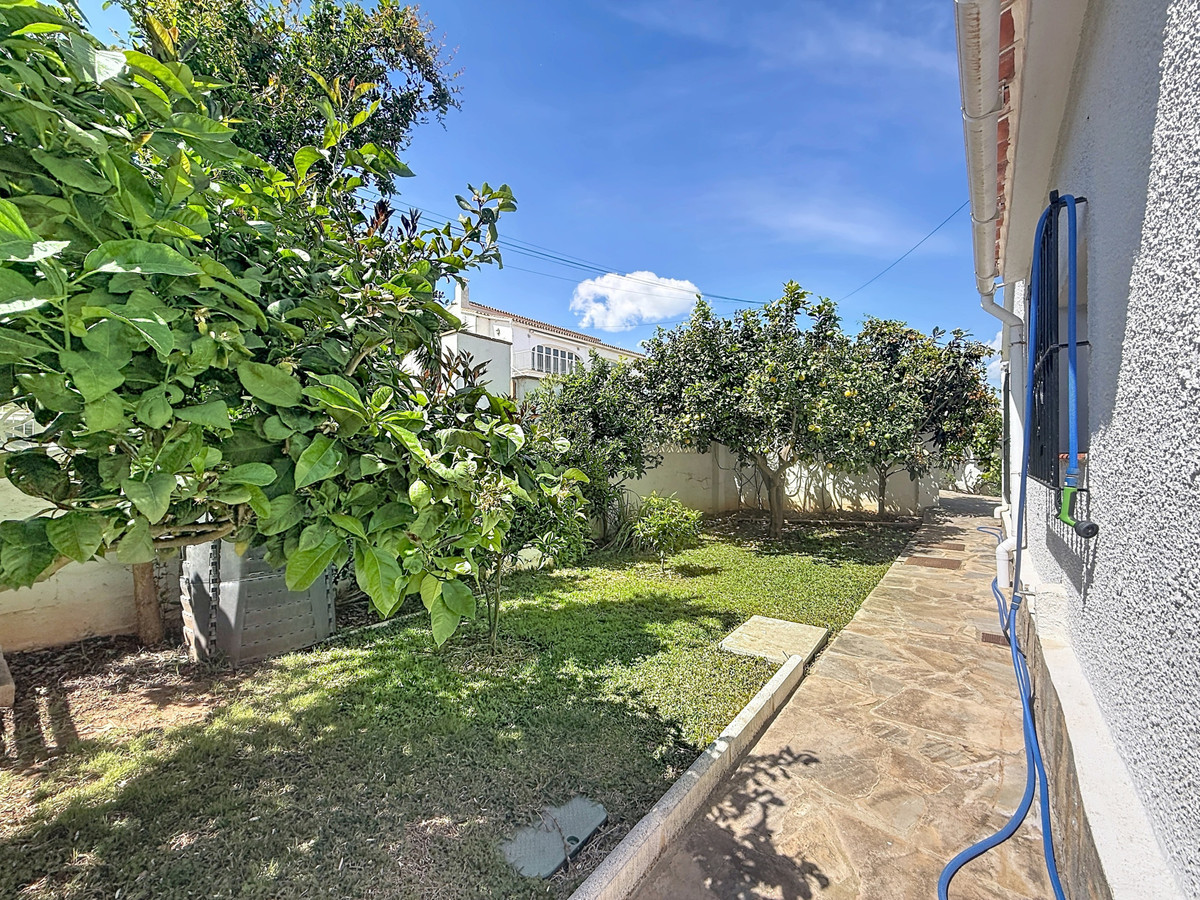 Villa for sale in Manilva