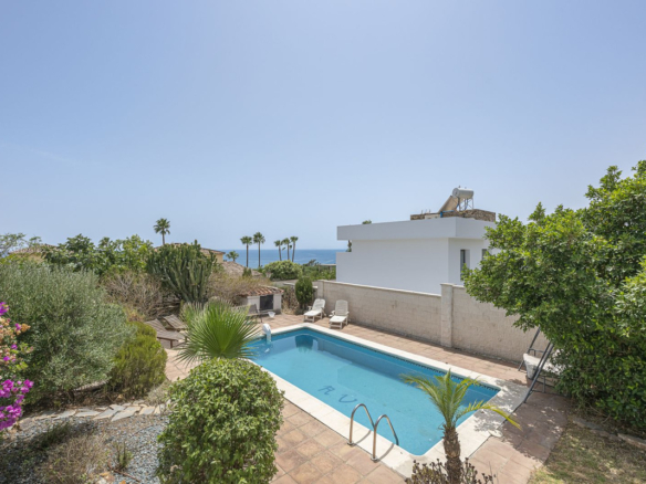 Villa for sale in Manilva