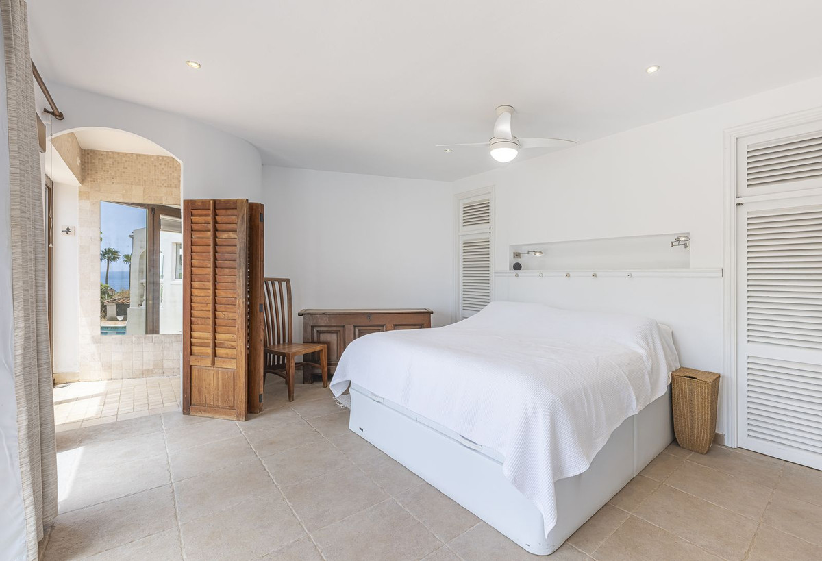 Villa for sale in Manilva