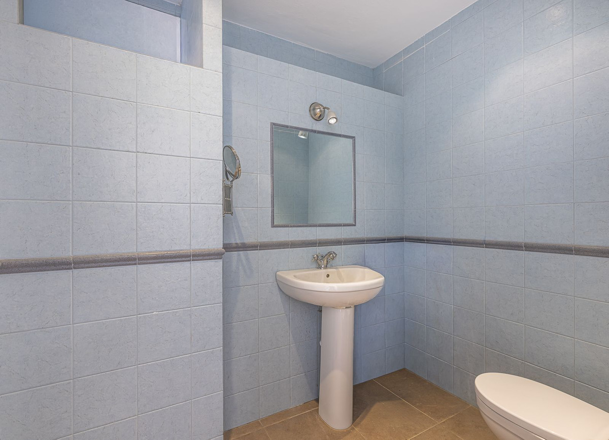 Villa for sale in Manilva