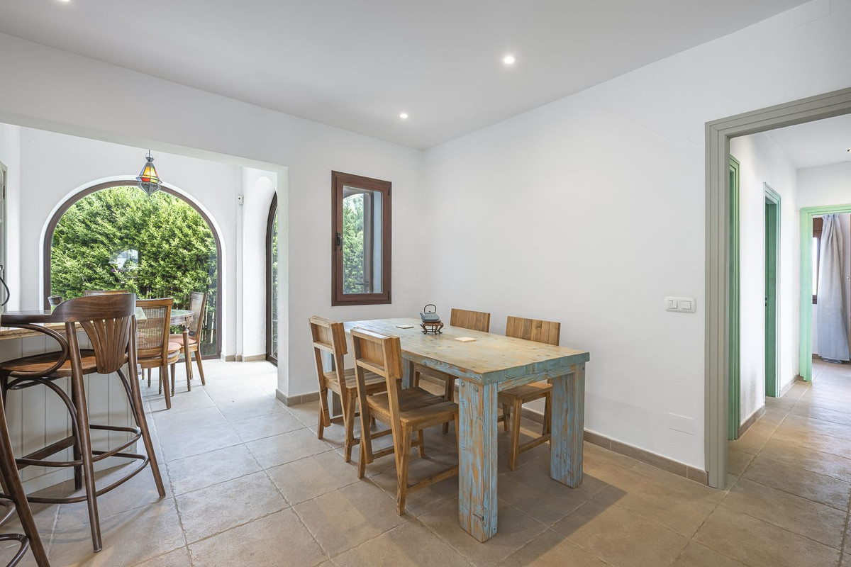 Villa for sale in Manilva