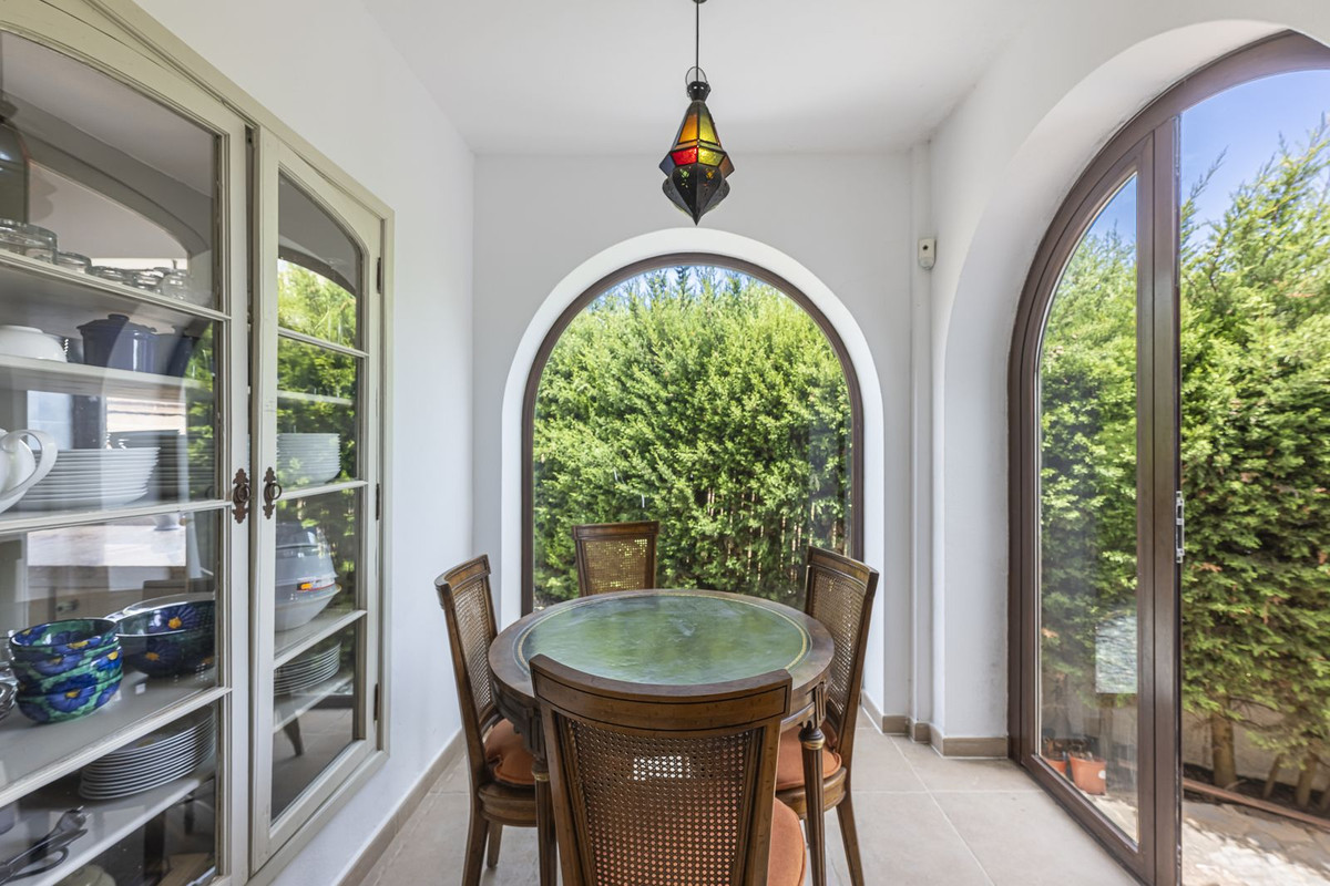 Villa for sale in Manilva
