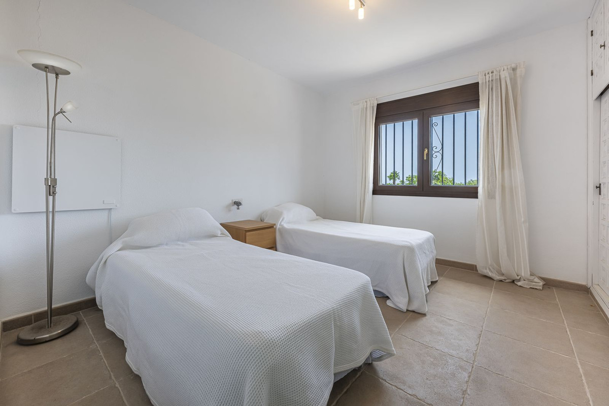 Villa for sale in Manilva