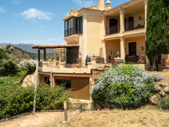Villa for sale in Marbella