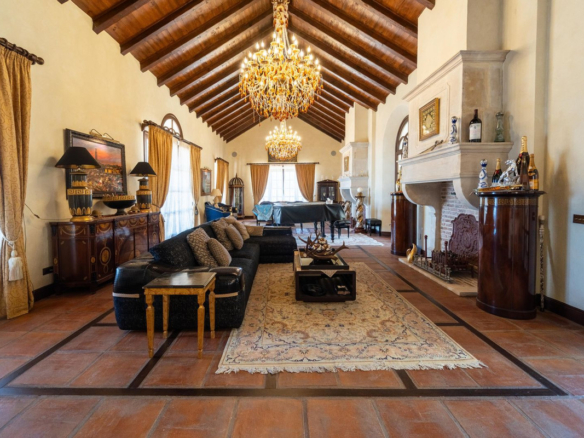 Villa for sale in Marbella