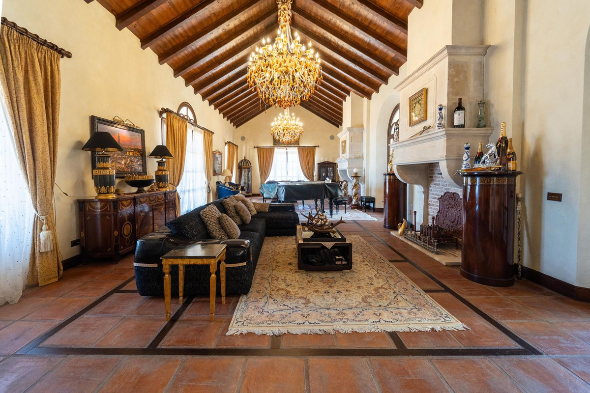 Villa for sale in Marbella