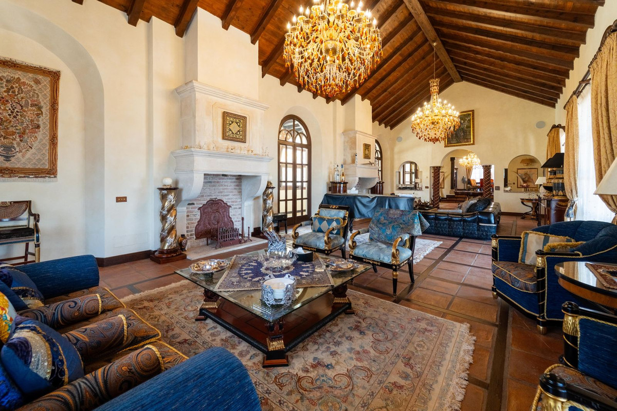 Villa for sale in Marbella