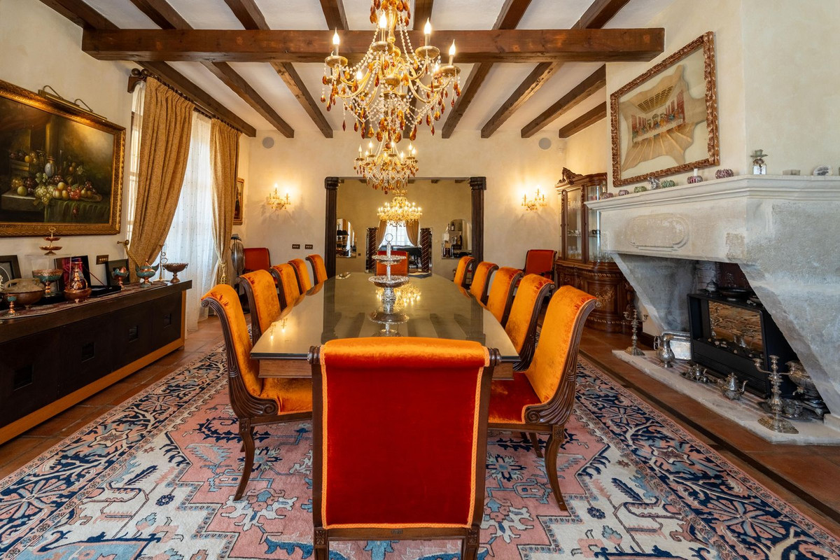 Villa for sale in Marbella