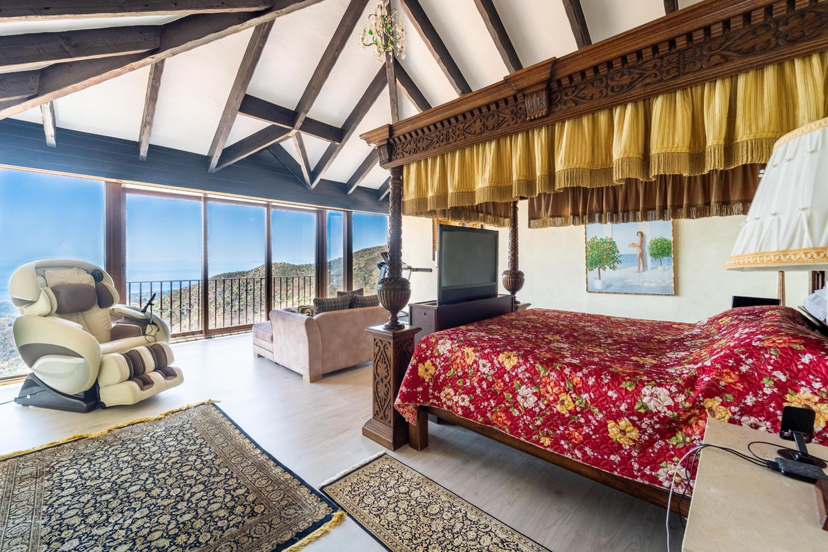 Villa for sale in Marbella