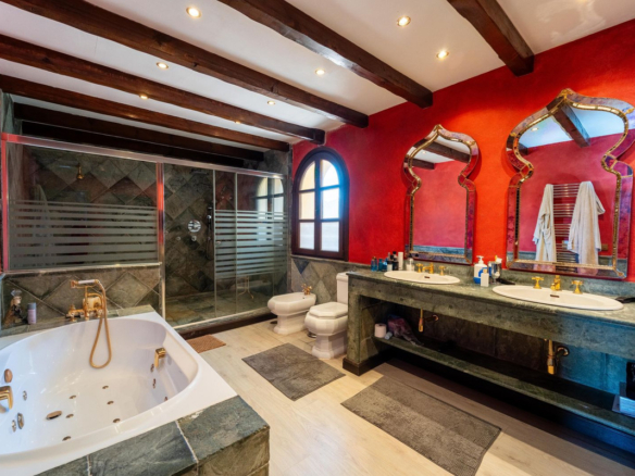 Villa for sale in Marbella