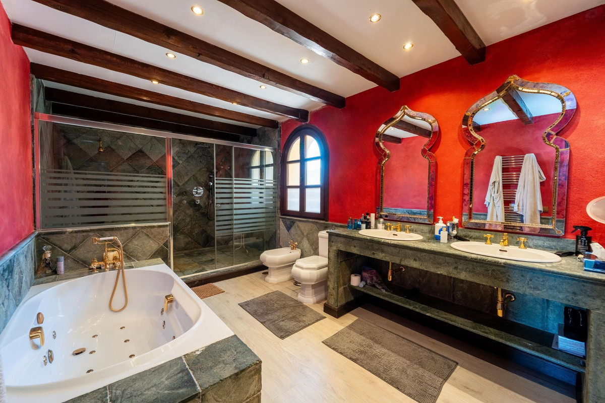 Villa for sale in Marbella