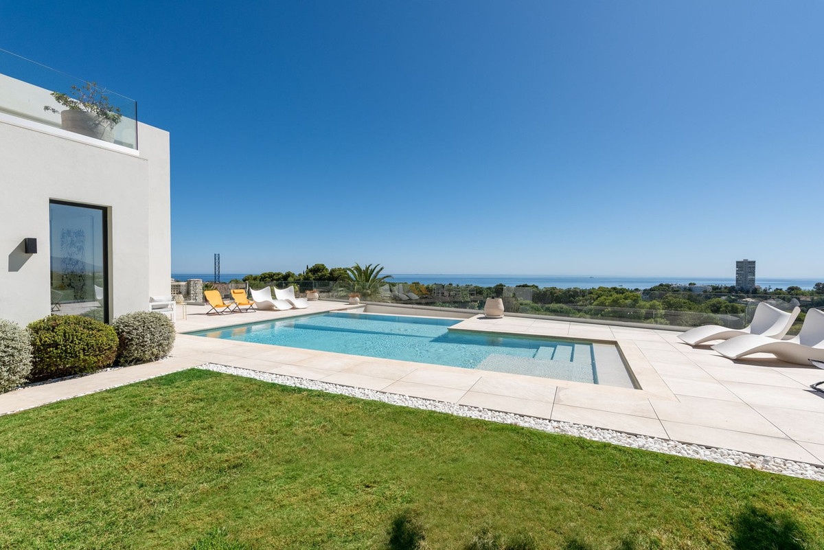 Villa for sale in Marbella