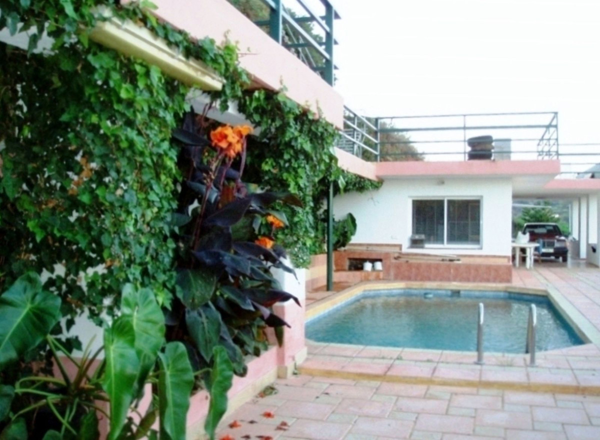 Villa for sale in Mijas