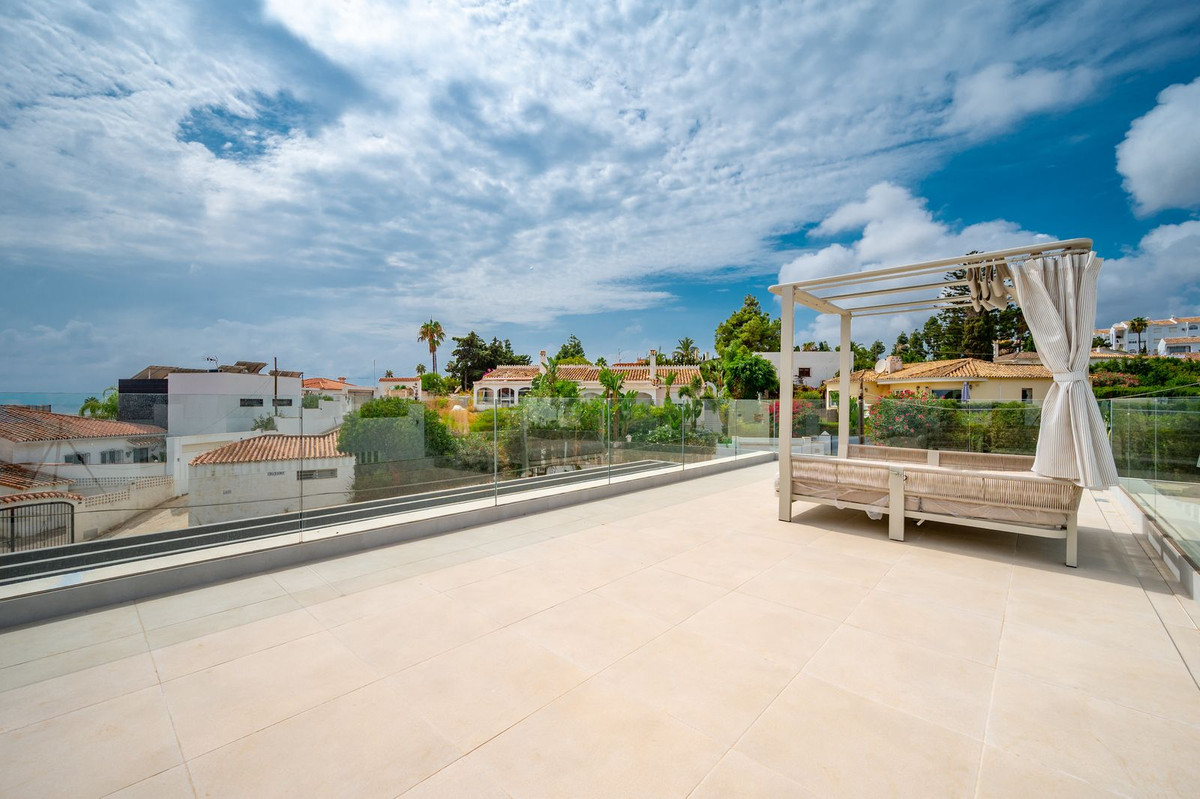 Villa for sale in Mijas