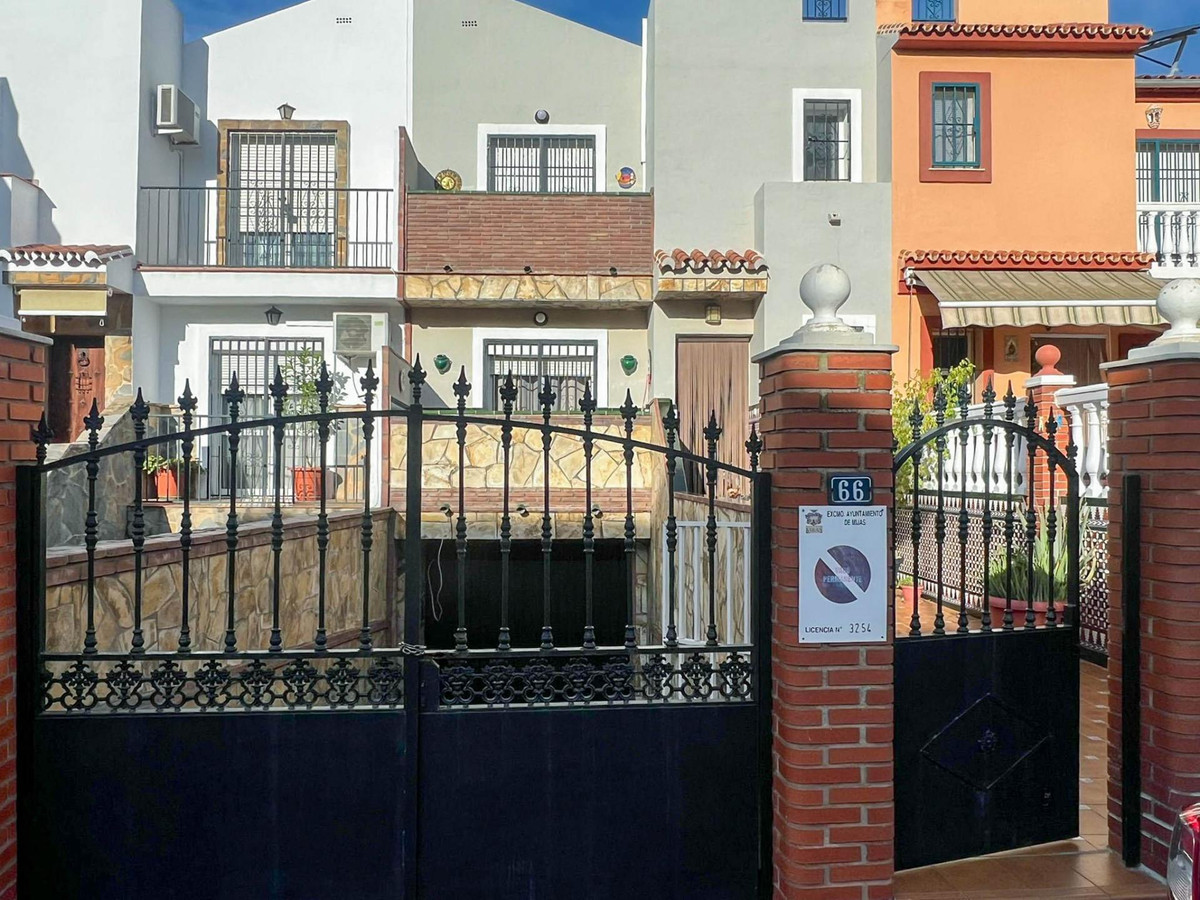 Villa for sale in Mijas