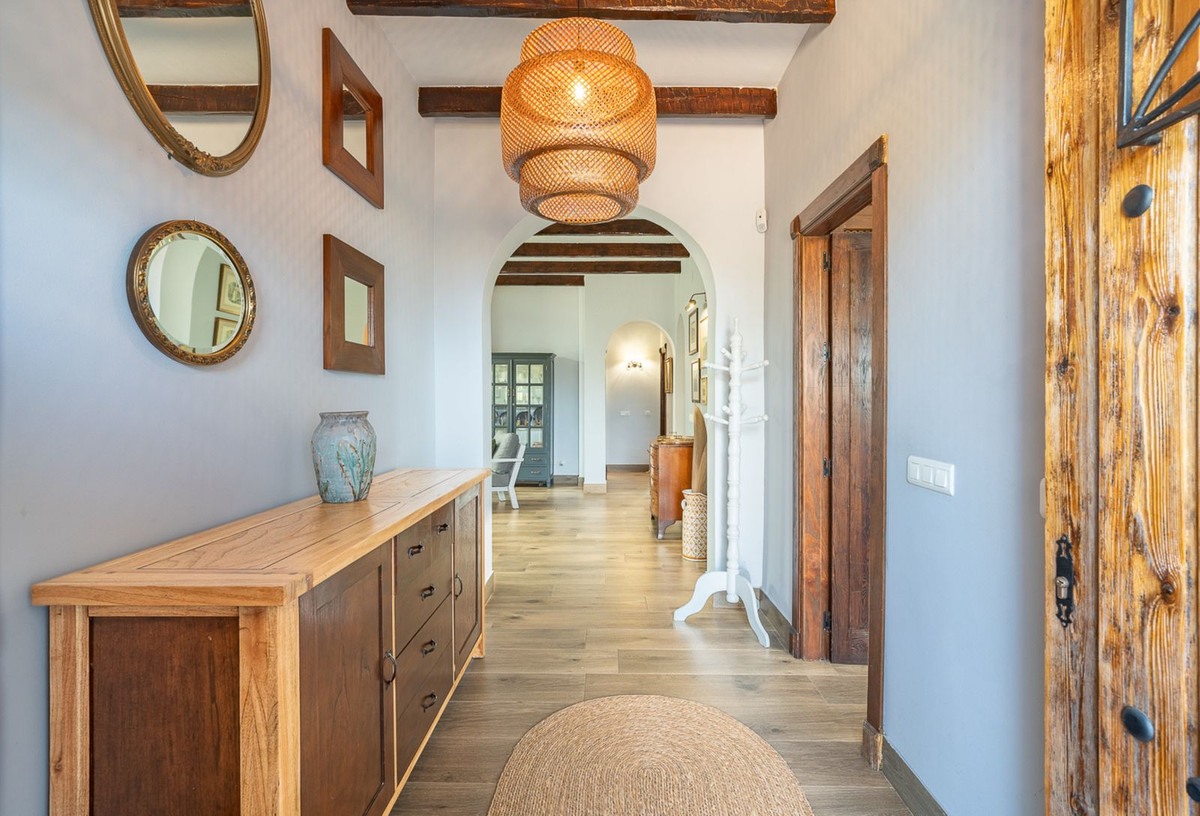 Villa for sale in Mijas