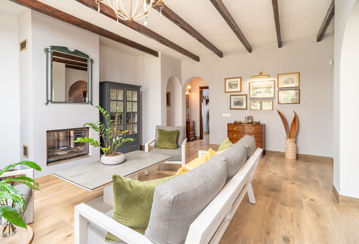 Villa for sale in Mijas