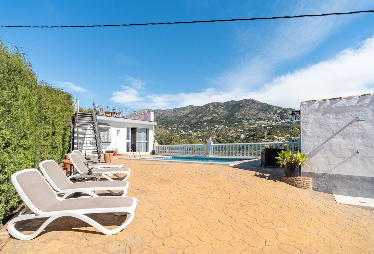 Villa for sale in Mijas