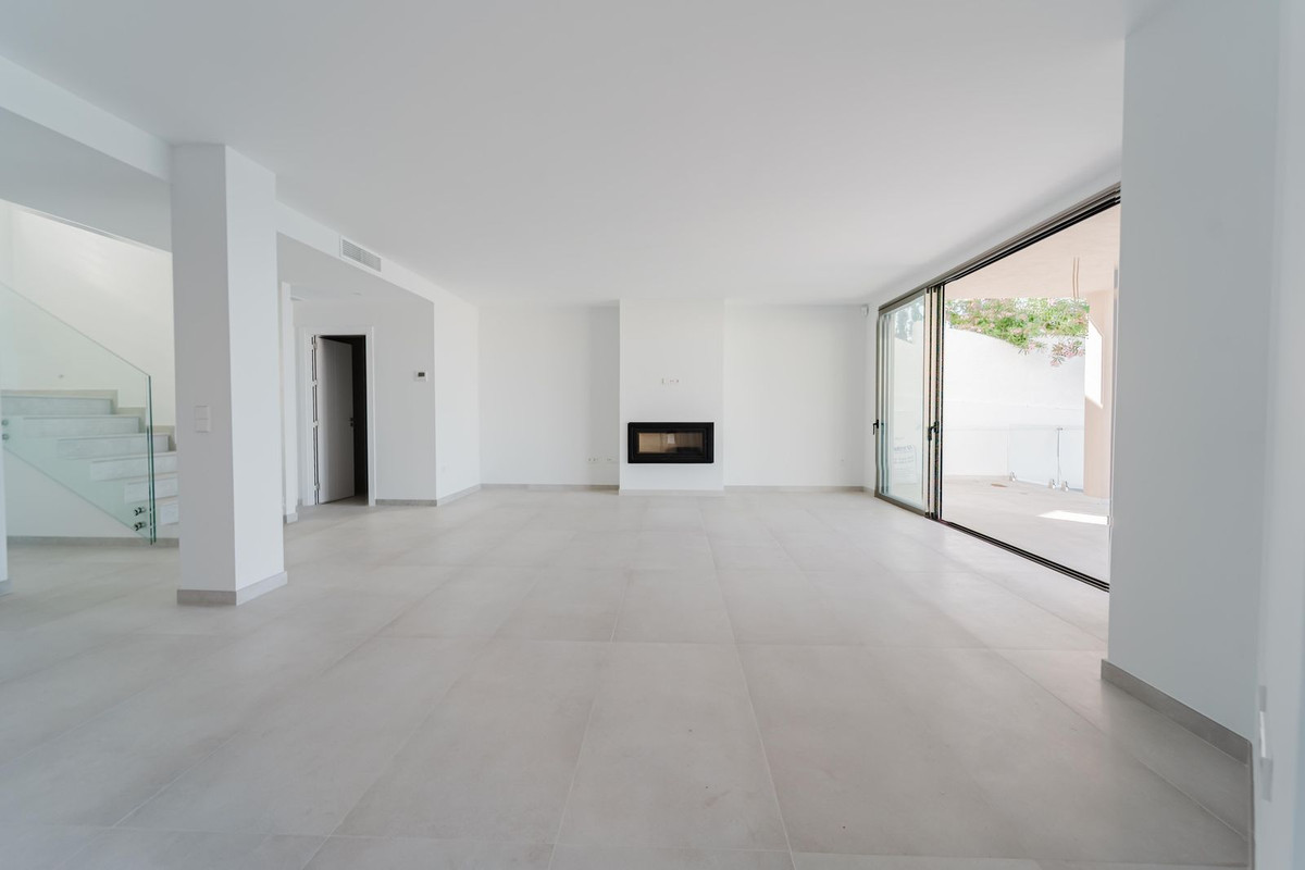 Villa for sale in Mijas
