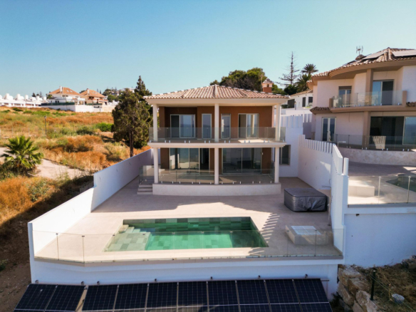 Villa for sale in Mijas