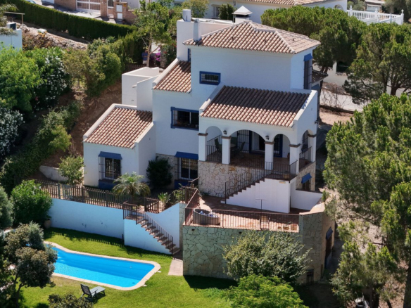 Villa for sale in Mijas