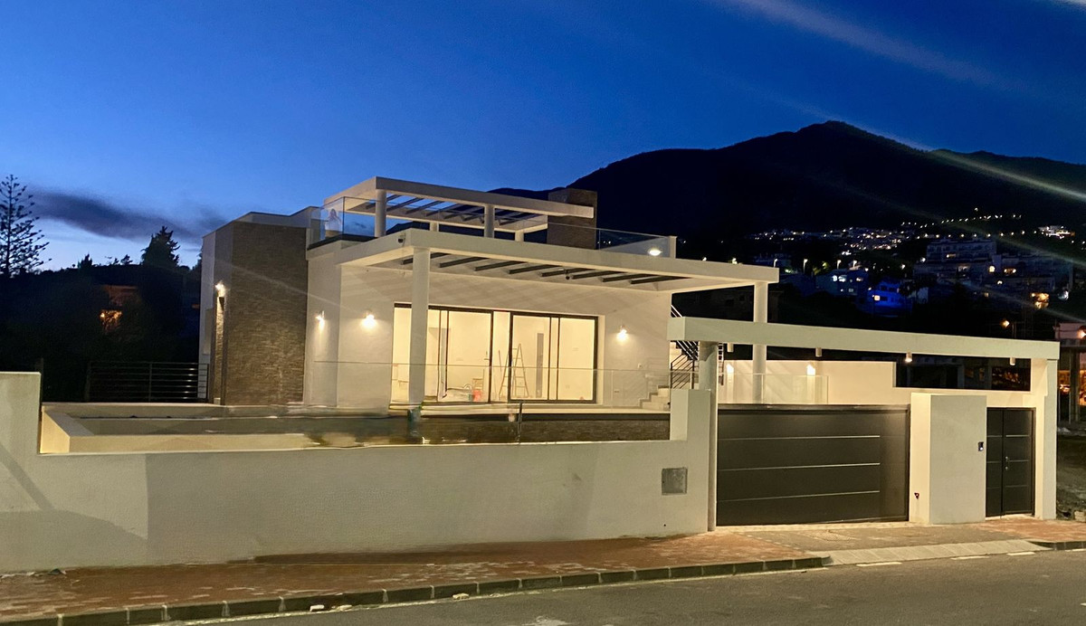 Villa for sale in Mijas