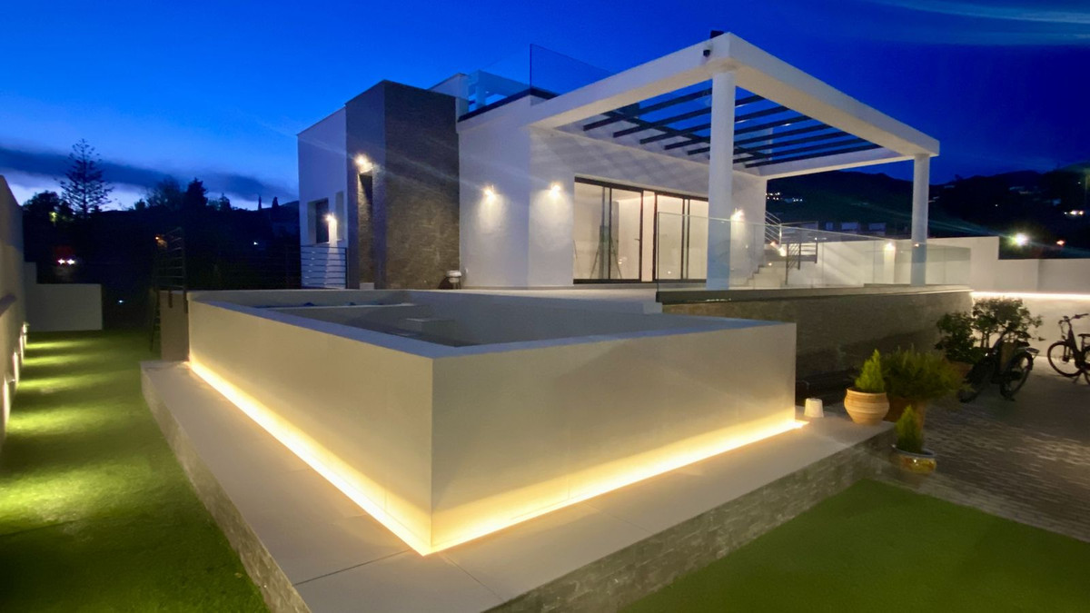 Villa for sale in Mijas