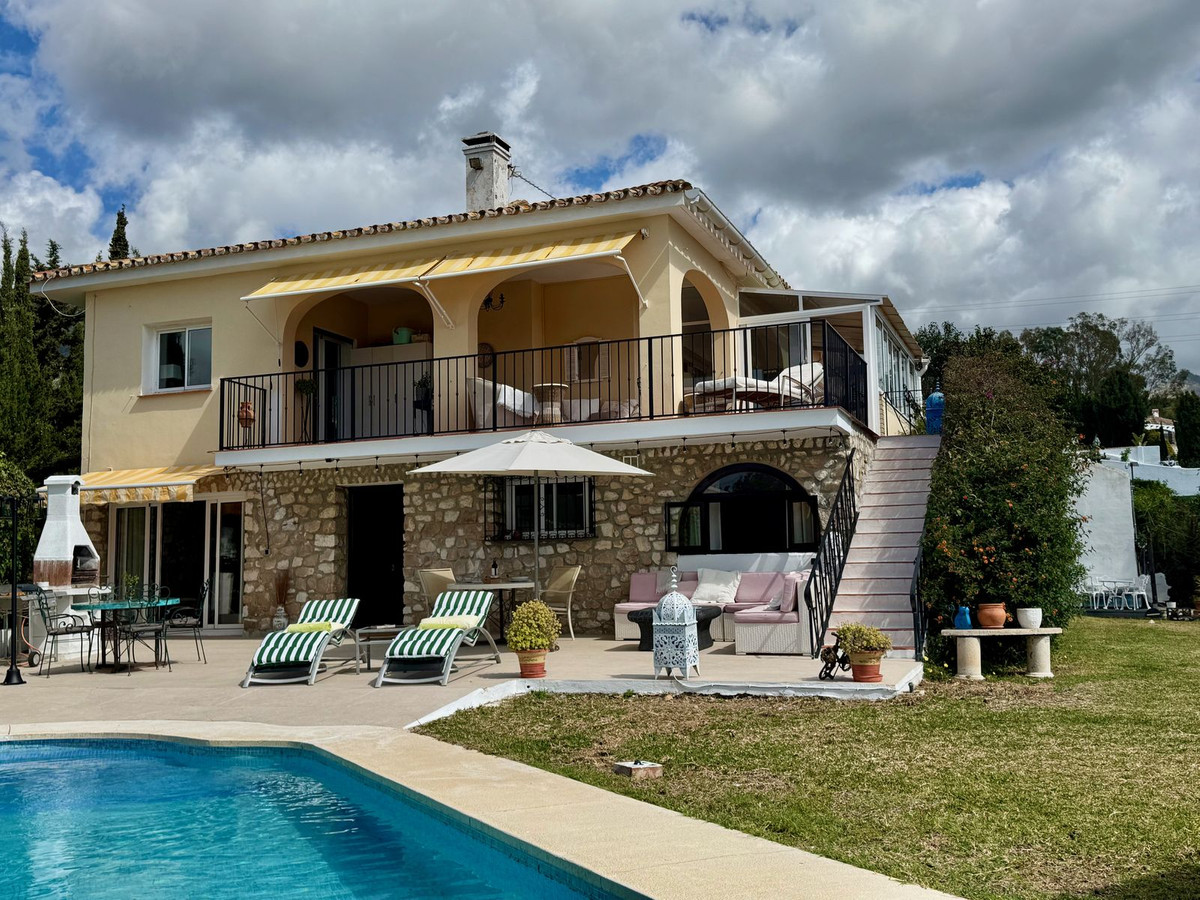 Villa for sale in Mijas