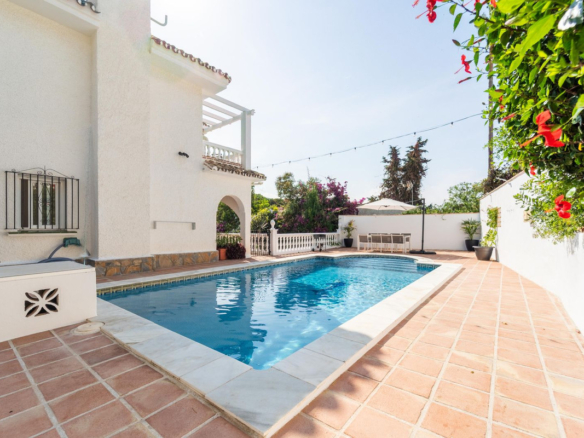 Villa for sale in Mijas