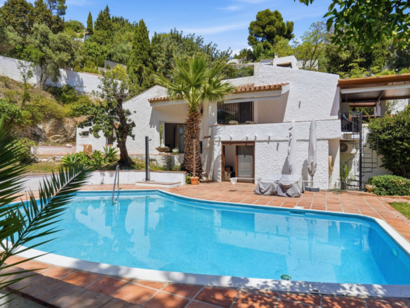 Villa for sale in Mijas