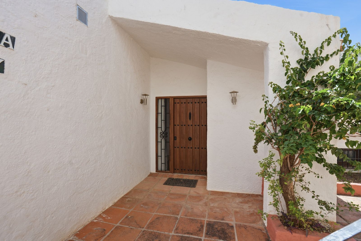 Villa for sale in Mijas