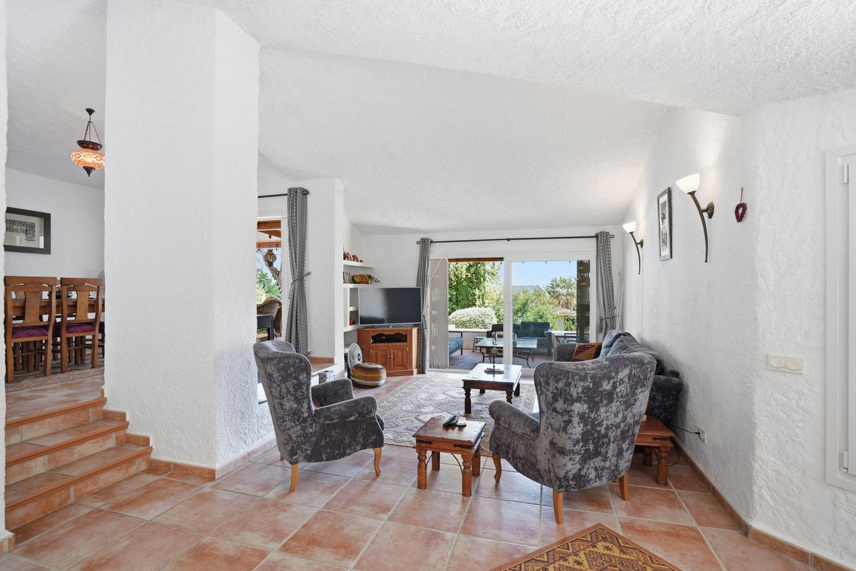 Villa for sale in Mijas