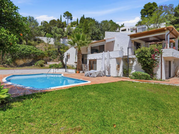 Villa for sale in Mijas