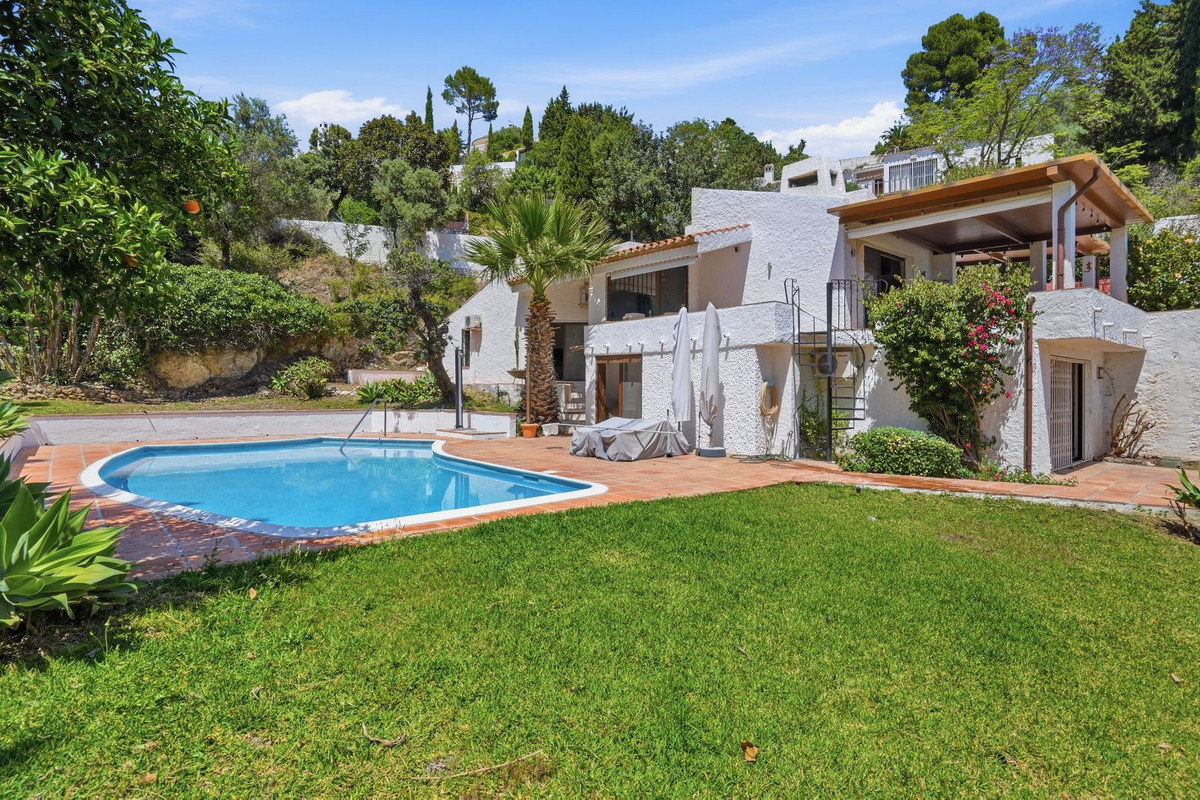Villa for sale in Mijas