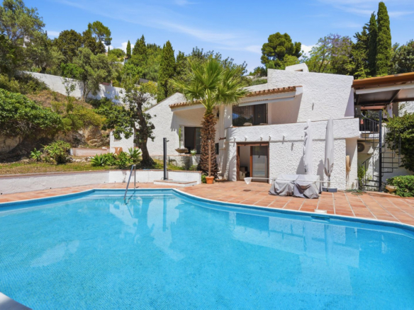 Villa for sale in Mijas