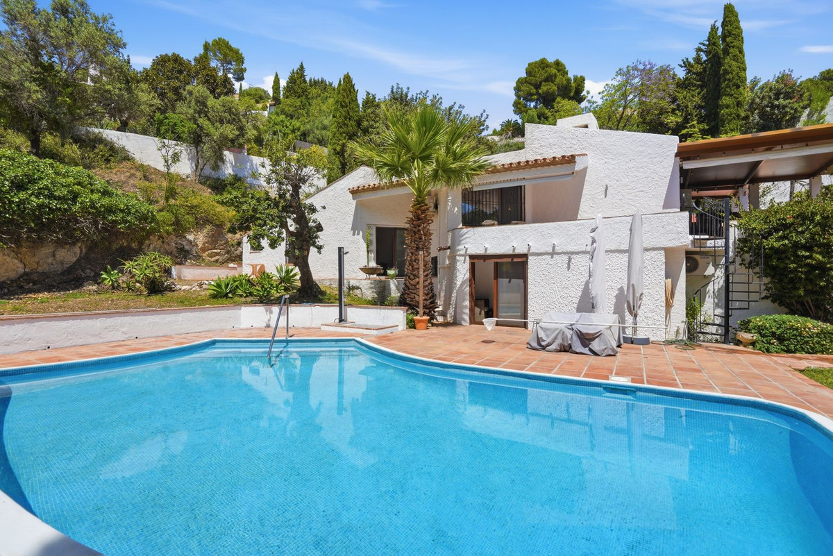 Villa for sale in Mijas