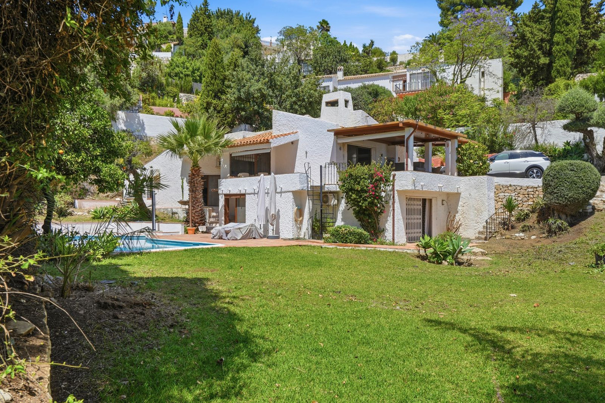 Villa for sale in Mijas