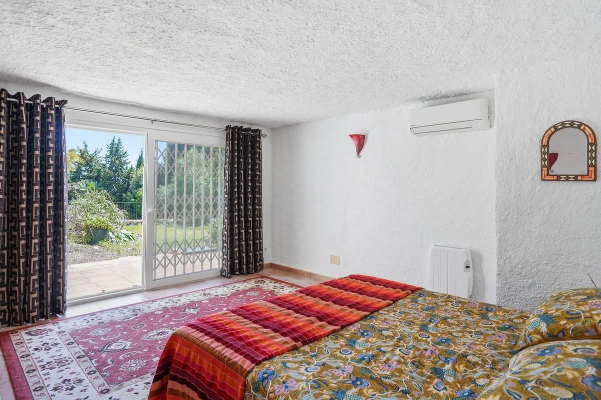 Villa for sale in Mijas