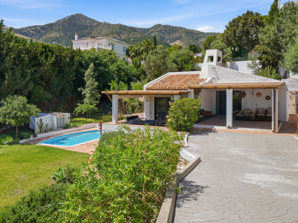 Villa for sale in Mijas