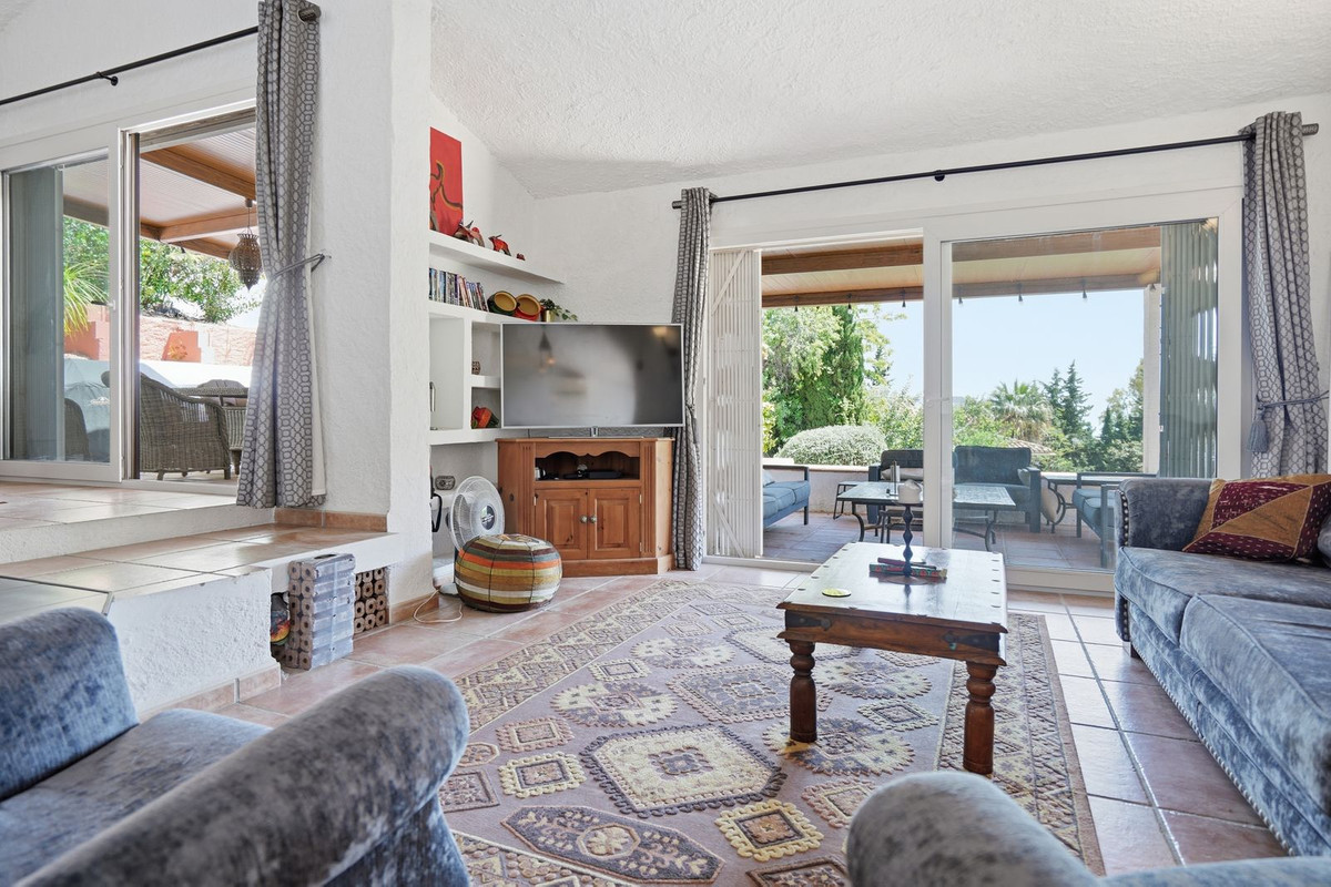 Villa for sale in Mijas