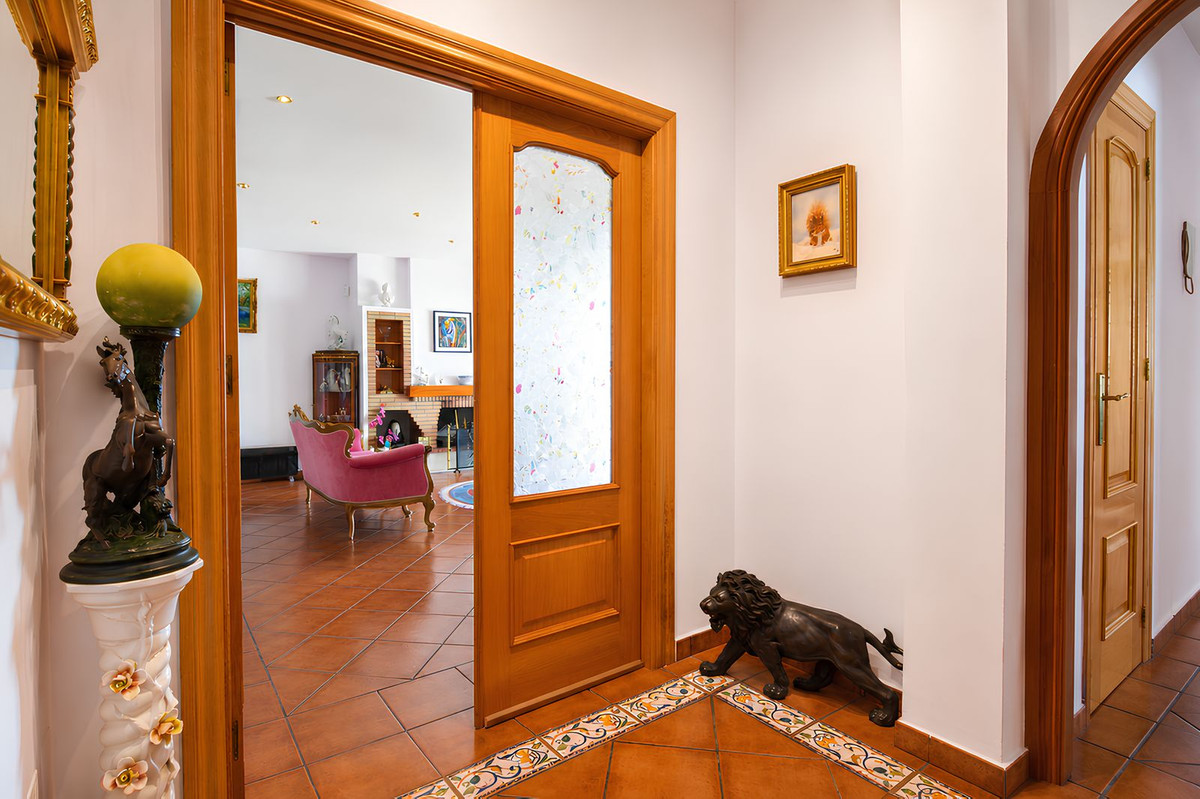 Villa for sale in Mijas