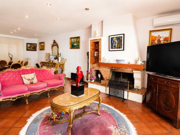 Villa for sale in Mijas