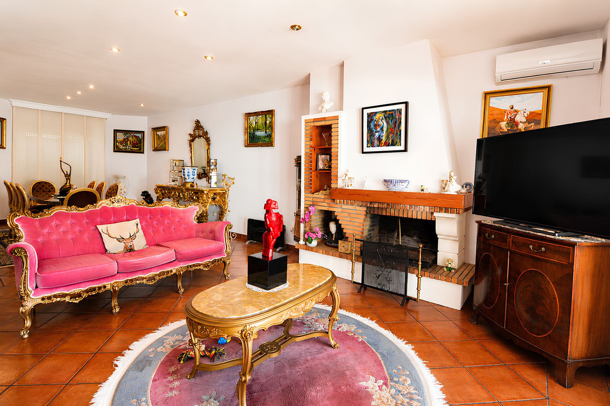 Villa for sale in Mijas